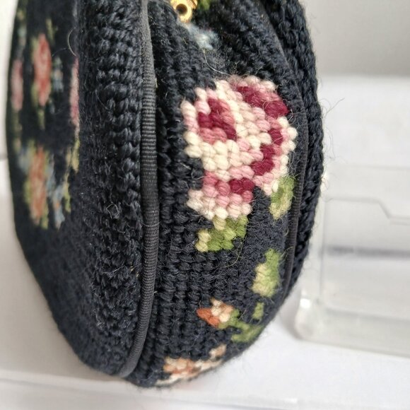 Romantic Vintage 50's Roses on Black Needlepoint Handbag Kisslock Chain Handle - Picture 7 of 9